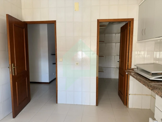 Apartamento T2 para Venda em Arcozelo Foto 8