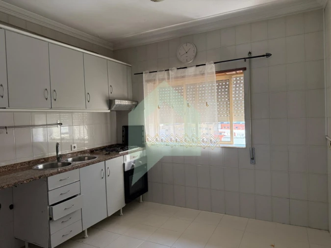 Apartamento T2 para Venda em Arcozelo Foto 3