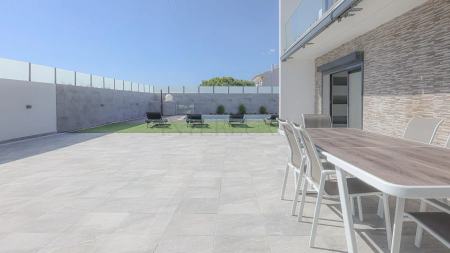 Moradia T4 para Venda em Guia Foto 16