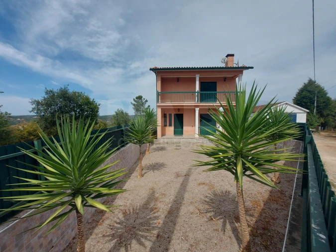 Moradia T3 para Venda em Côja e Barril de Alva