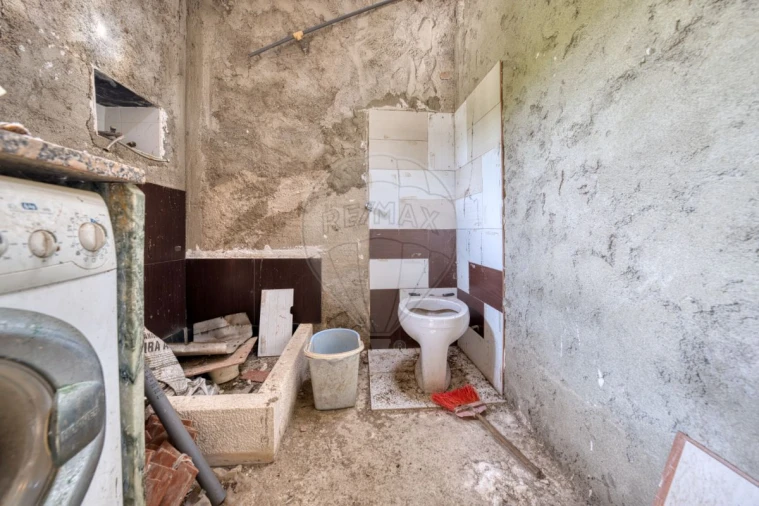 Moradia T2 para Venda em Almoster Foto 22