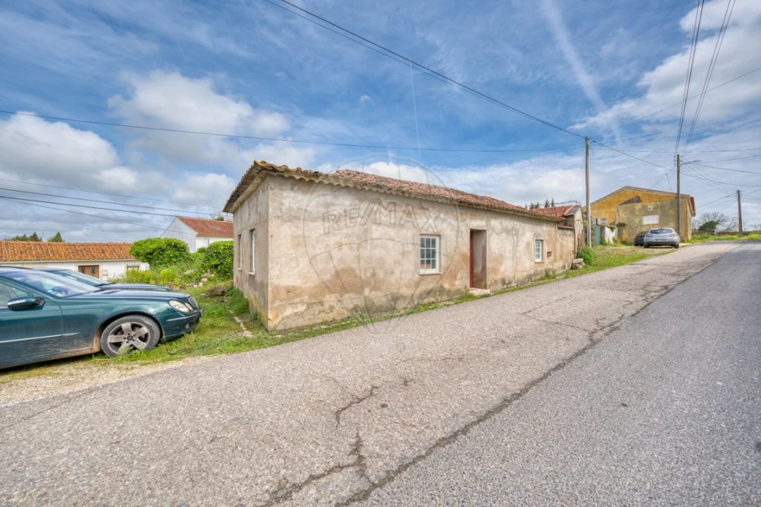 Moradia T2 para Venda em Almoster Foto 3