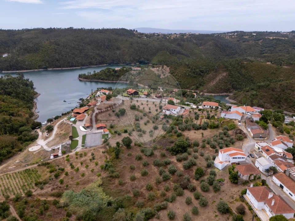 Moradia T2 para Venda em Serra e Junceira Foto 20