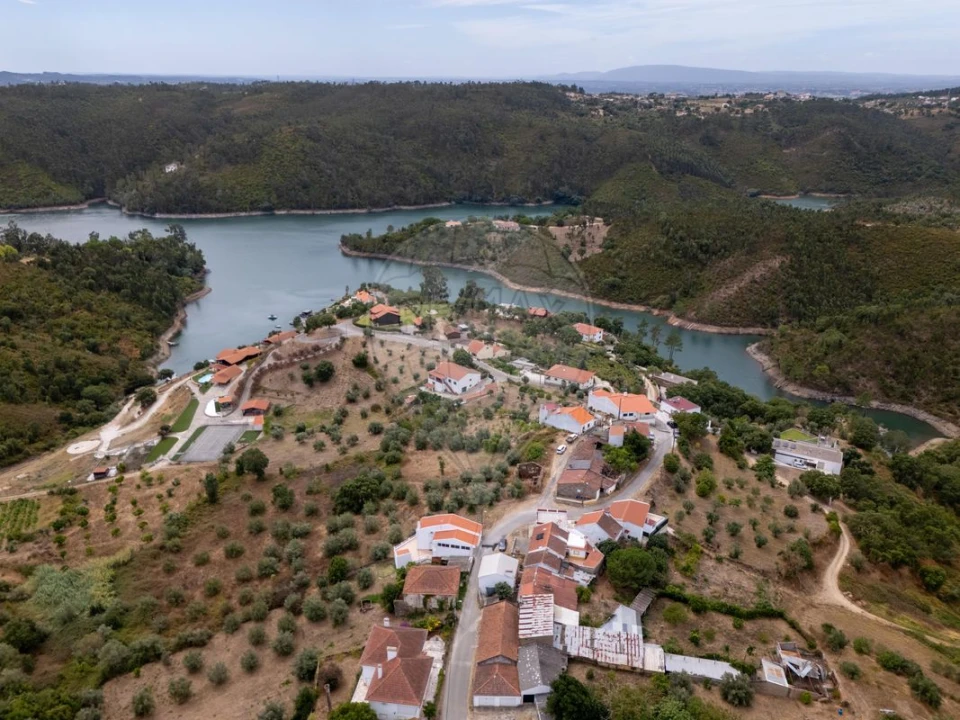 Moradia T2 para Venda em Serra e Junceira Foto 15