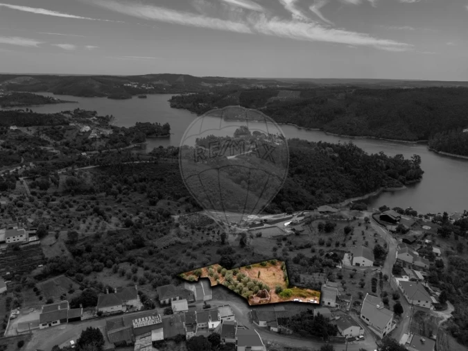 Moradia T2 para Venda em Serra e Junceira Foto 17