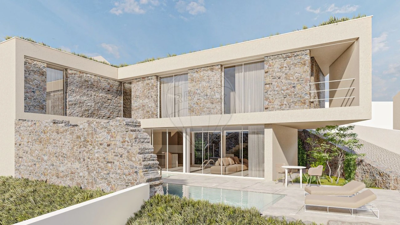 Moradia T2 para Venda em Serra e Junceira Foto 1