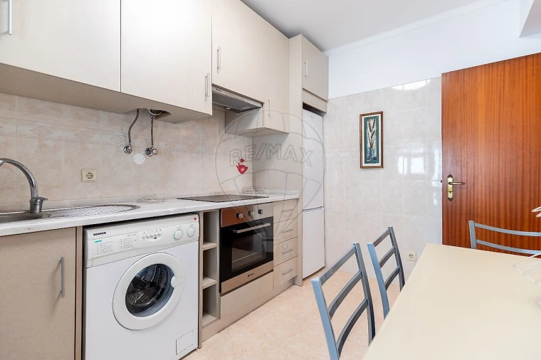 Apartamento T2 para Venda em Atouguia da Baleia Foto 8