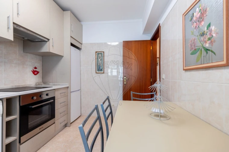 Apartamento T2 para Venda em Atouguia da Baleia Foto 4