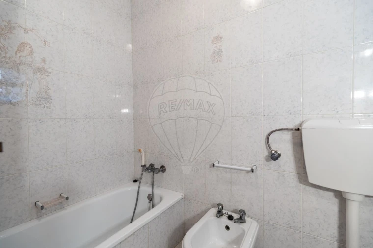 Apartamento T2 para Venda em Atouguia da Baleia Foto 7