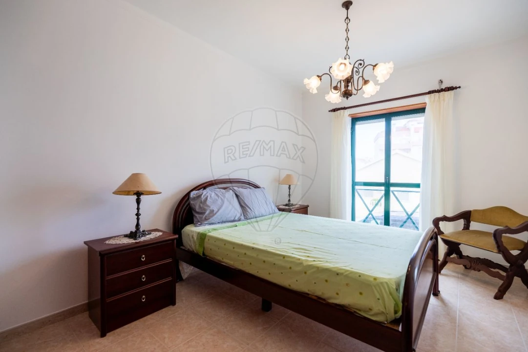 Apartamento T2 para Venda em Atouguia da Baleia Foto 12