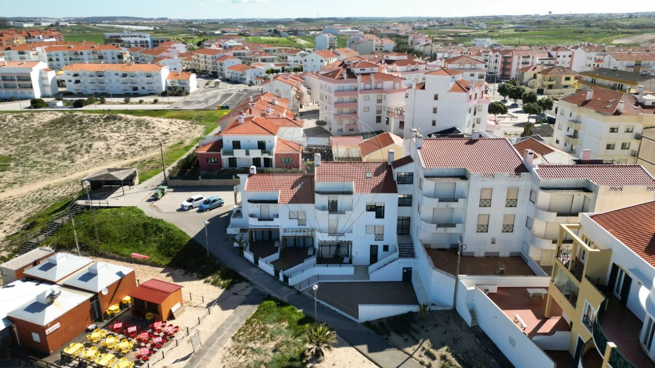 Apartamento T2 para Venda em Atouguia da Baleia Foto 34