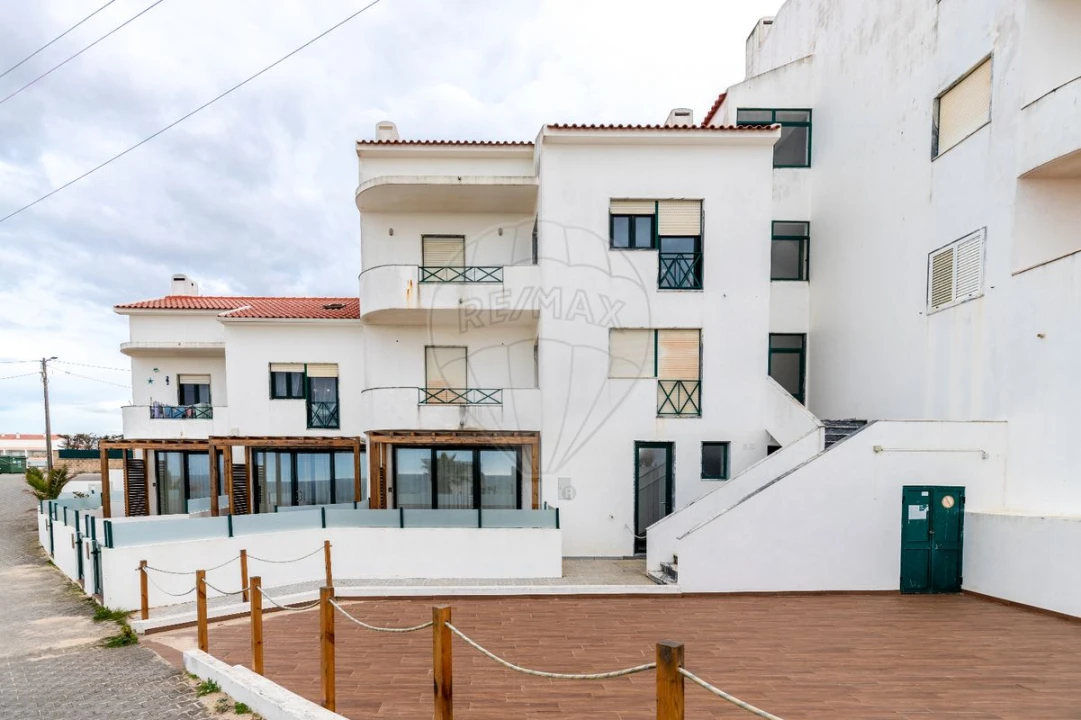 Apartamento T2 para Venda em Atouguia da Baleia Foto 21