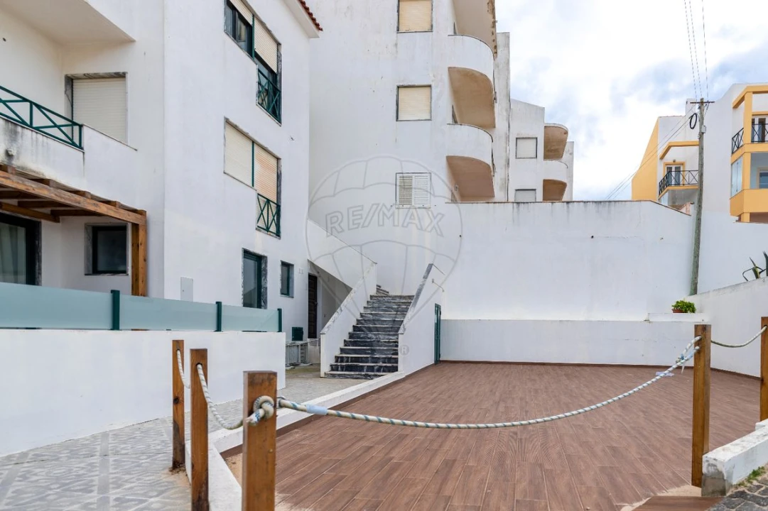 Apartamento T2 para Venda em Atouguia da Baleia Foto 18