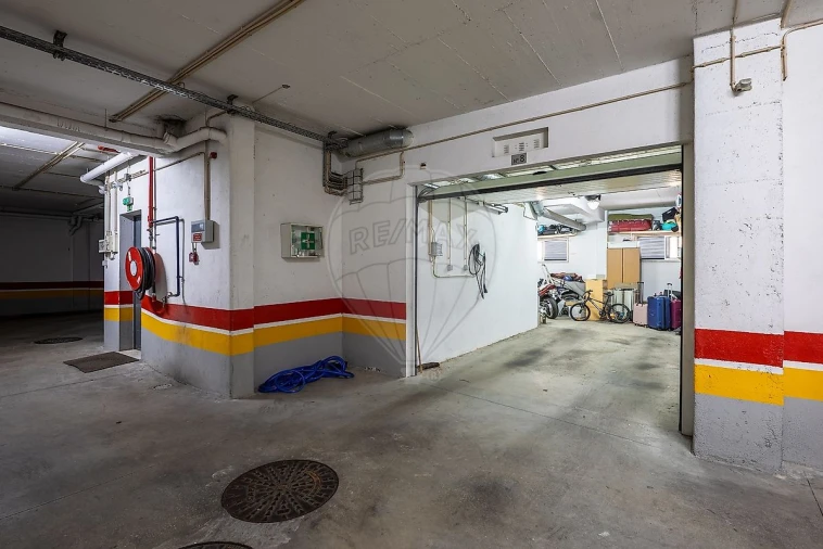 Apartamento T4 para Venda em Póvoa de Santa Iria e Forte da Casa Foto 36