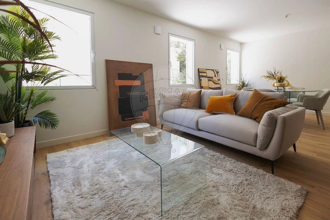 Apartamento T2 para Venda em Areeiro Foto 6