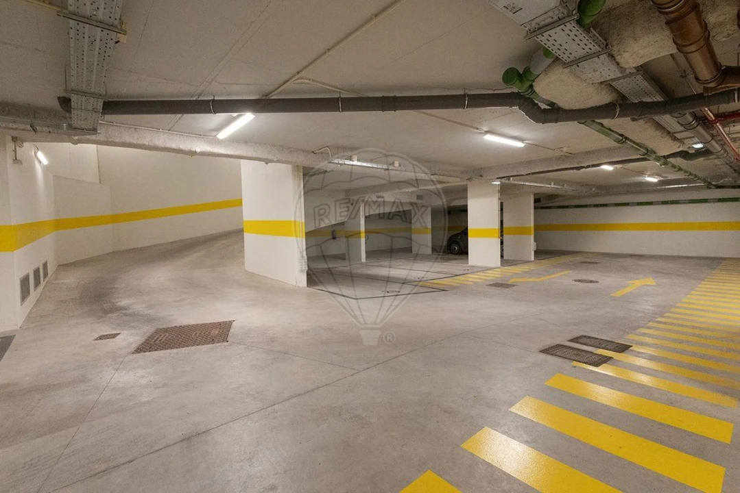 Apartamento T2 para Venda em Areeiro Foto 15