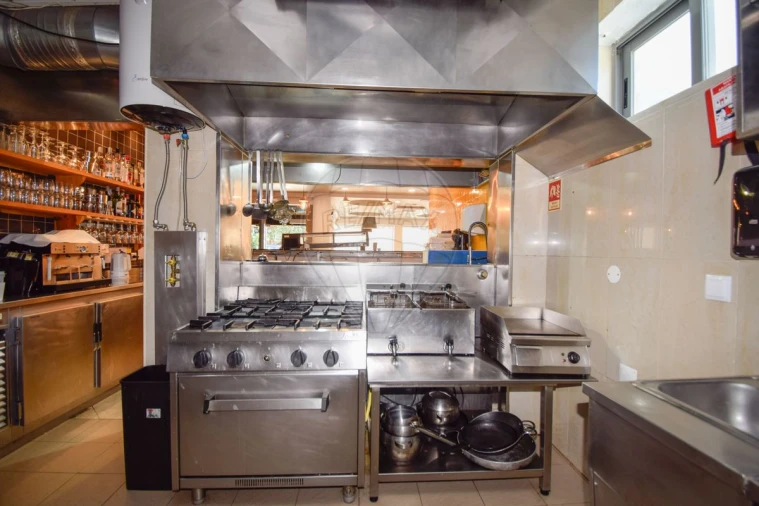 Negócio para Venda em Venda do Pinheiro e Santo Estêvão das Galés Foto 22