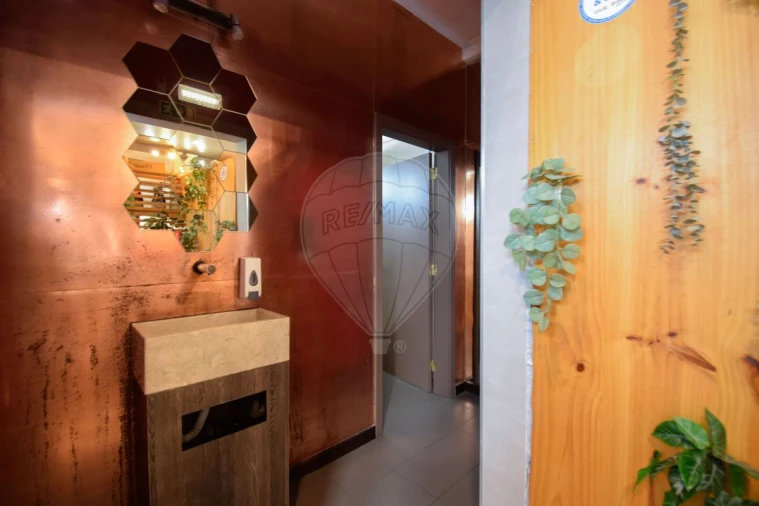 Negócio para Venda em Venda do Pinheiro e Santo Estêvão das Galés Foto 9