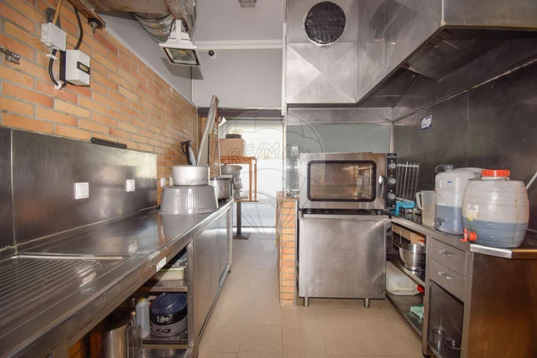 Negócio para Venda em Venda do Pinheiro e Santo Estêvão das Galés Foto 18