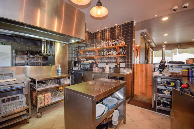 Negócio para Venda em Venda do Pinheiro e Santo Estêvão das Galés Foto 27