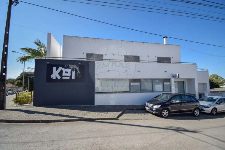 Negócio para Venda em Venda do Pinheiro e Santo Estêvão das Galés Foto 16
