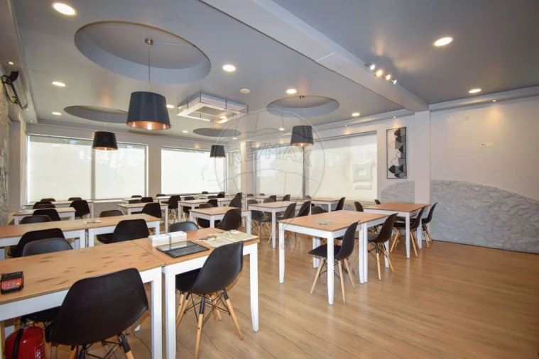 Negócio para Venda em Venda do Pinheiro e Santo Estêvão das Galés Foto 10