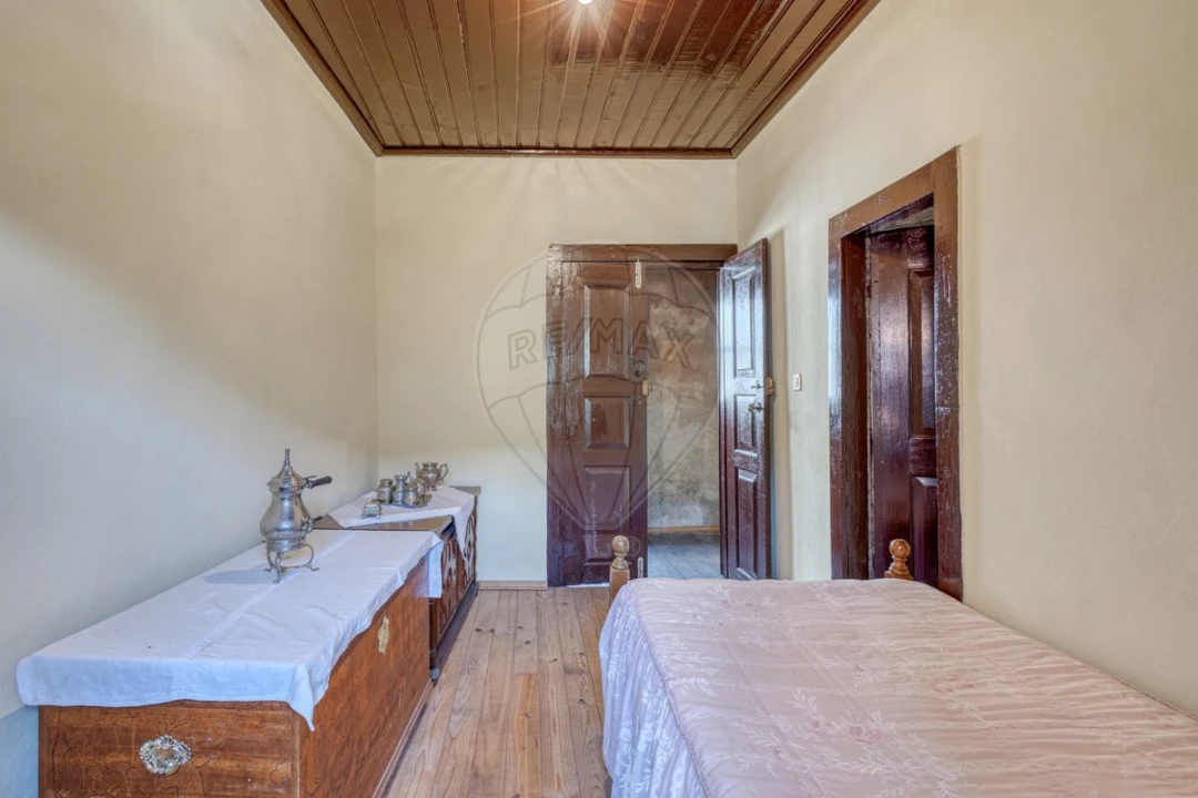 Moradia T4 para Venda em Santa Marinha Foto 19