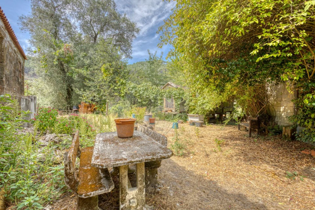 Moradia T4 para Venda em Santa Marinha Foto 10