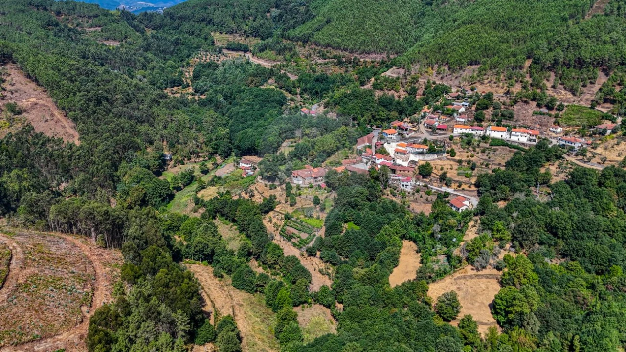 Moradia T4 para Venda em Santa Marinha Foto 35