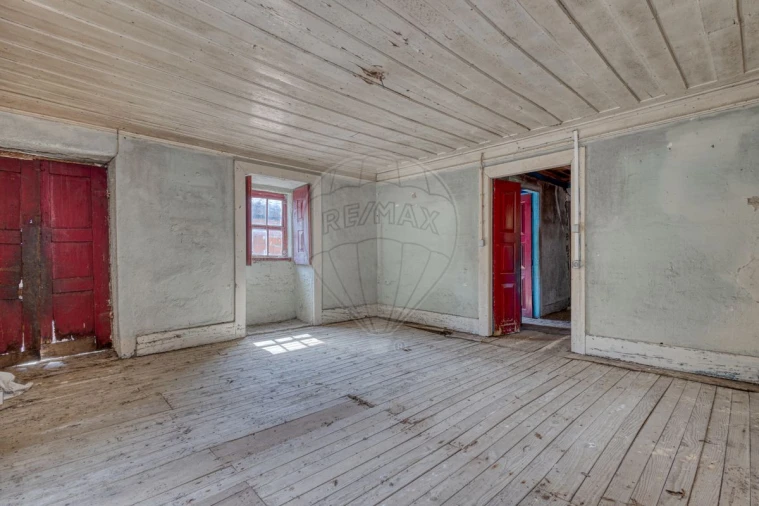 Moradia T4 para Venda em Santa Marinha Foto 29