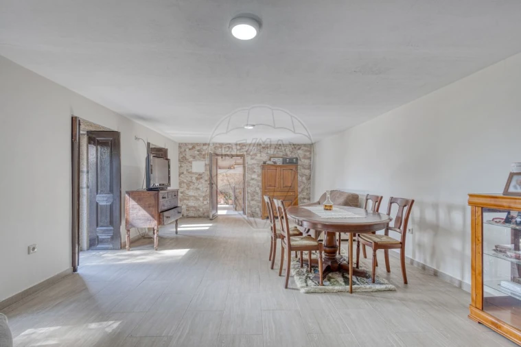 Moradia T4 para Venda em Santa Marinha Foto 12