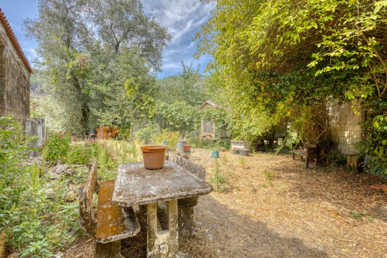 Moradia T4 para Venda em Santa Marinha Foto 10