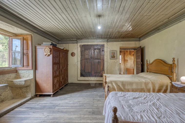 Moradia T4 para Venda em Santa Marinha Foto 25