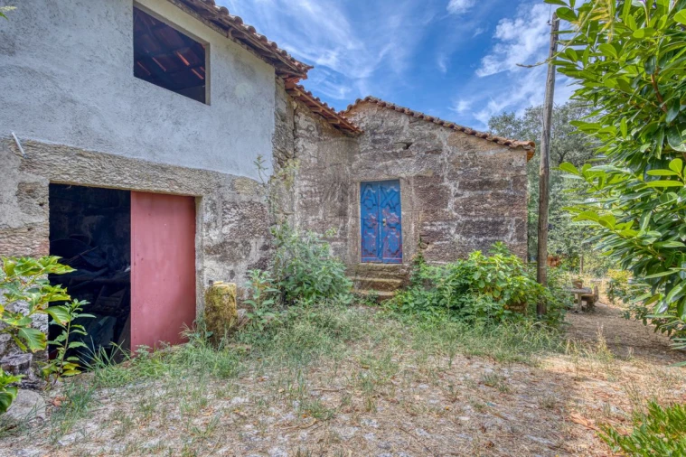 Moradia T4 para Venda em Santa Marinha Foto 28