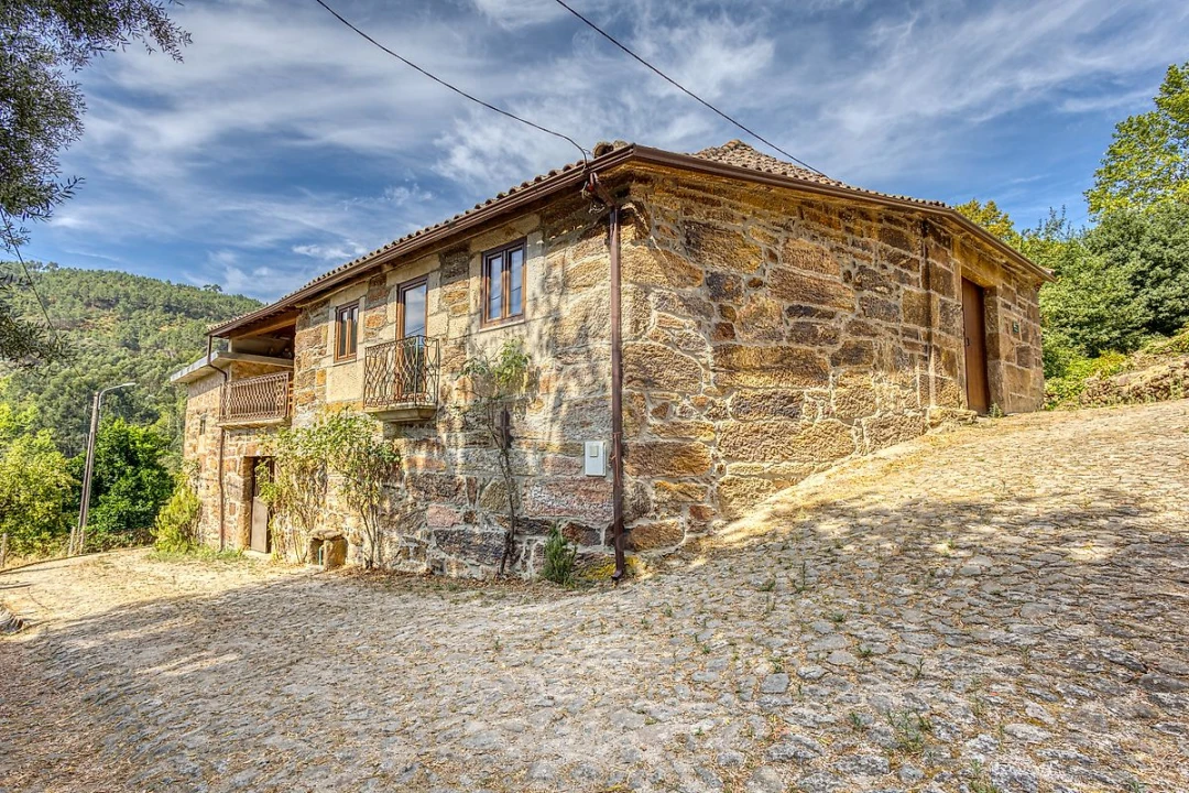 Moradia T4 para Venda em Santa Marinha Foto 7