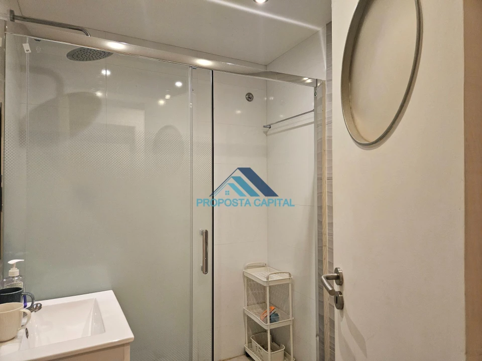 Apartamento T2 para Venda em Santo António Foto 9
