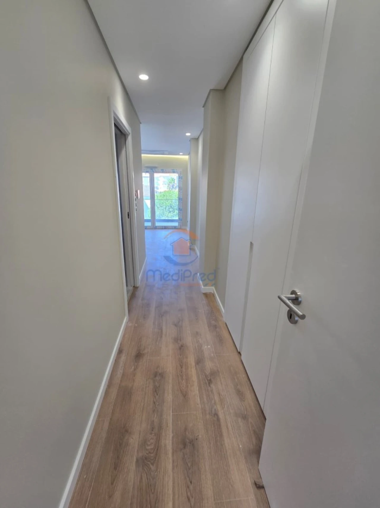 Apartamento T2 para Venda em Santo António dos Cavaleiros e Frielas Foto 9