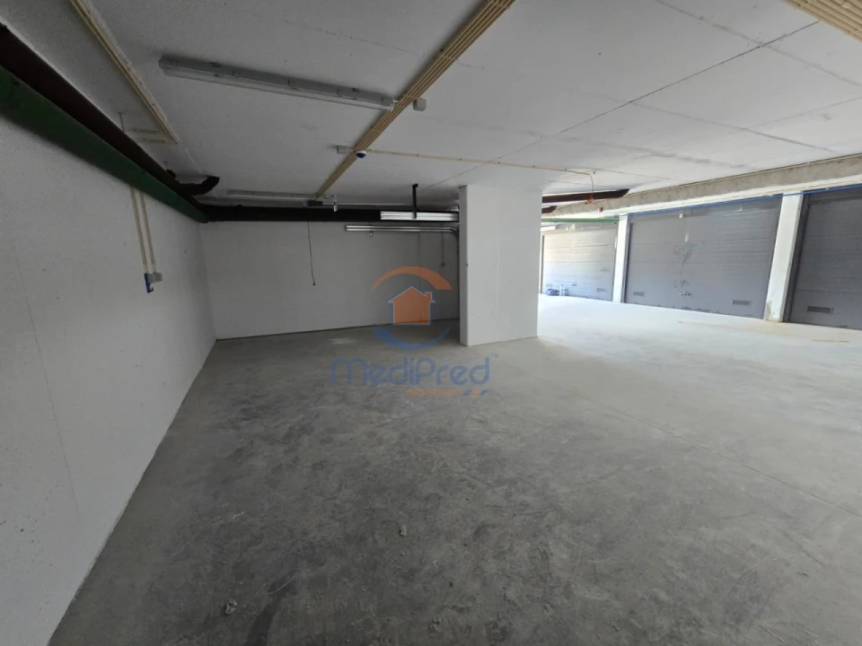 Apartamento T2 para Venda em Santo António dos Cavaleiros e Frielas Foto 24