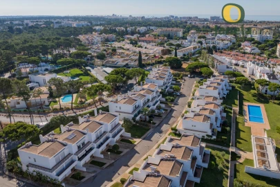 Moradia T4 para Venda em Quarteira