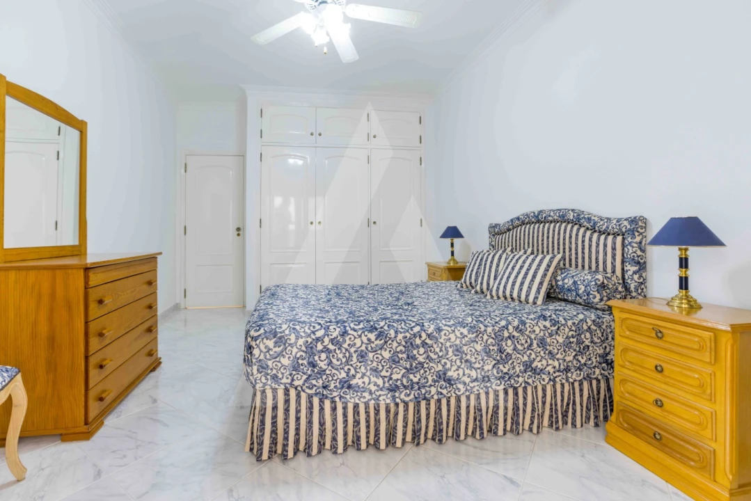 Apartamento T3 para Venda em Quarteira Foto 25