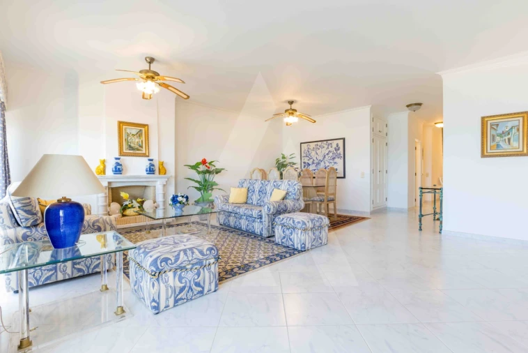 Apartamento T3 para Venda em Quarteira Foto 8