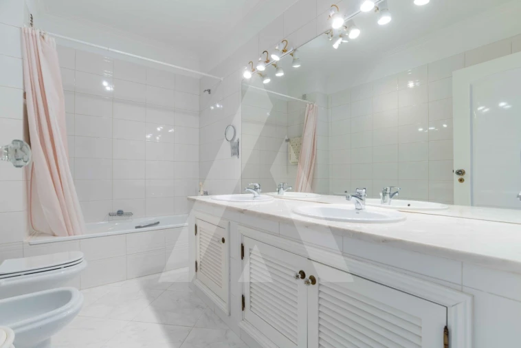 Apartamento T3 para Venda em Quarteira Foto 15