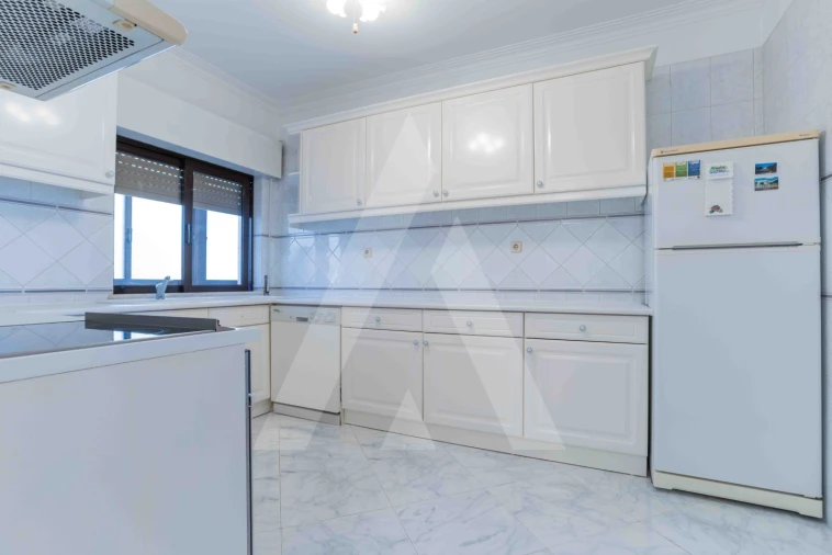 Apartamento T3 para Venda em Quarteira Foto 18