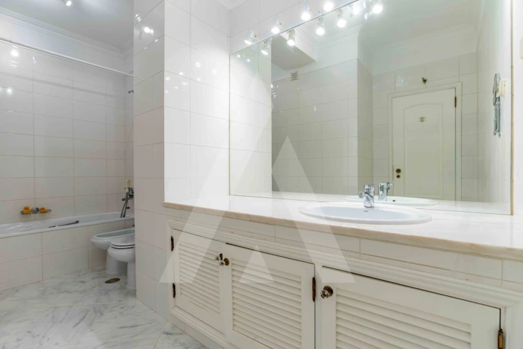 Apartamento T3 para Venda em Quarteira Foto 27