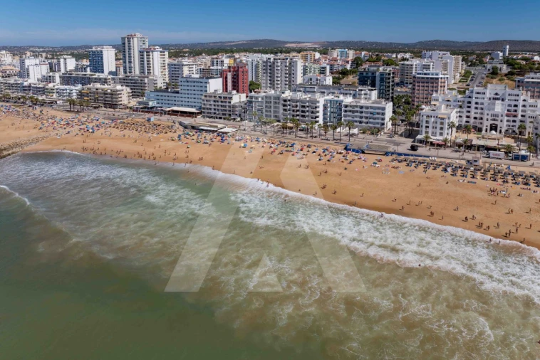 Apartamento T3 para Venda em Quarteira Foto 42