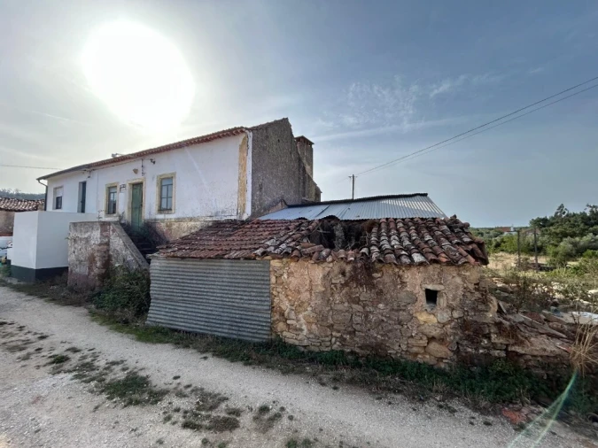 Moradia T2 para Venda em Nossa Senhora do Pranto Foto 1