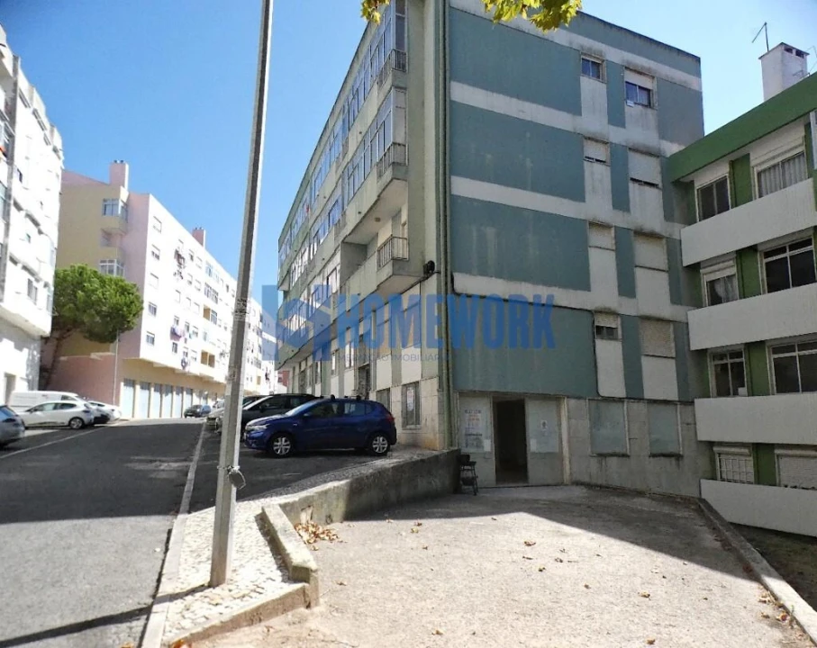 Loja para Venda em Agualva e Mira-Sintra Foto 1