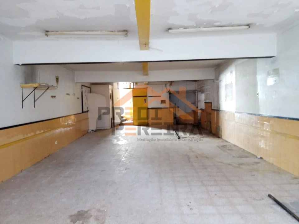 Prédio para Venda em Loures Foto 3