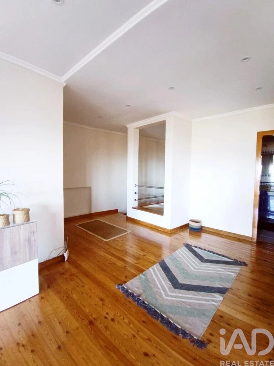 Moradia T3 para Venda em Candemil e Gondar Foto 10