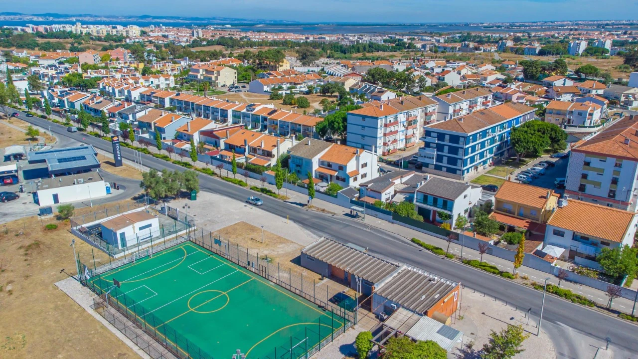 Moradia T4 para Venda em Santo Antonio da Charneca Foto 60